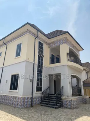 5bdrm Duplex in In A Secured Estate, Lugbe District for rent