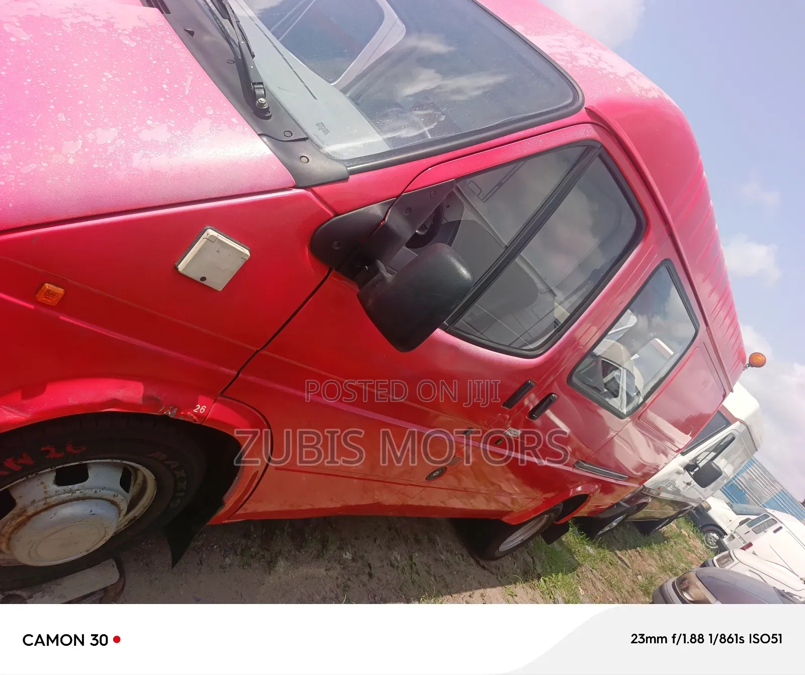 Ford Transit 2000 Red