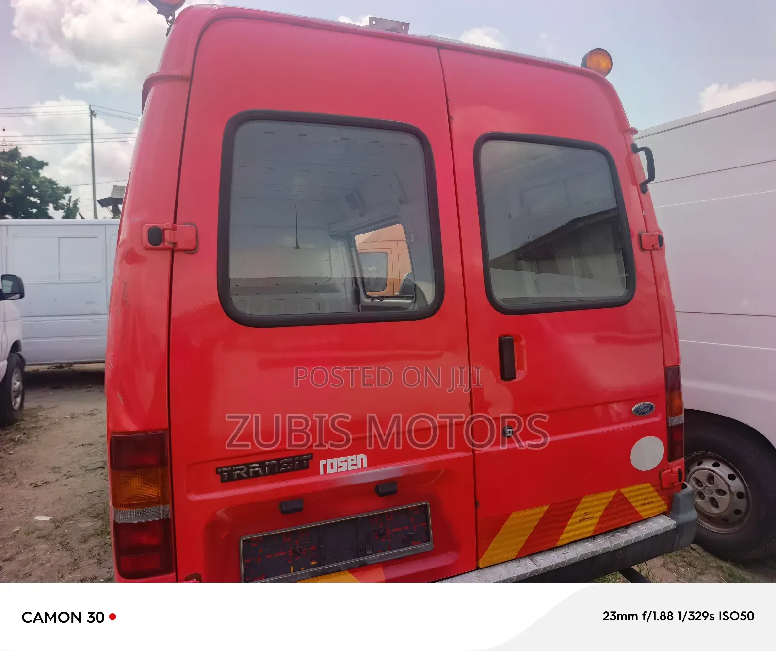 Ford Transit 2000 Red