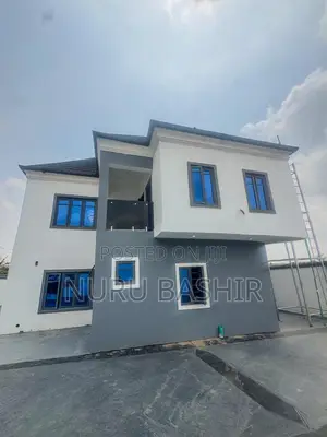 6bdrm Duplex in Felele, CHallenge / Ibadan for sale