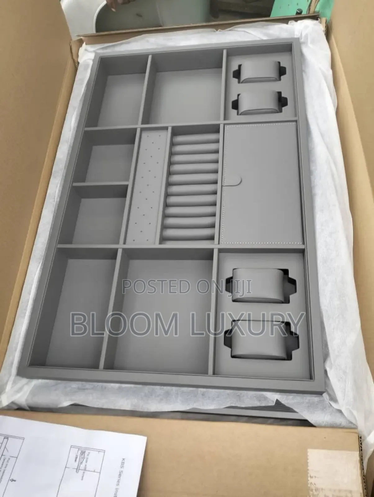 Inbult Wardrobe/Jewelry Box