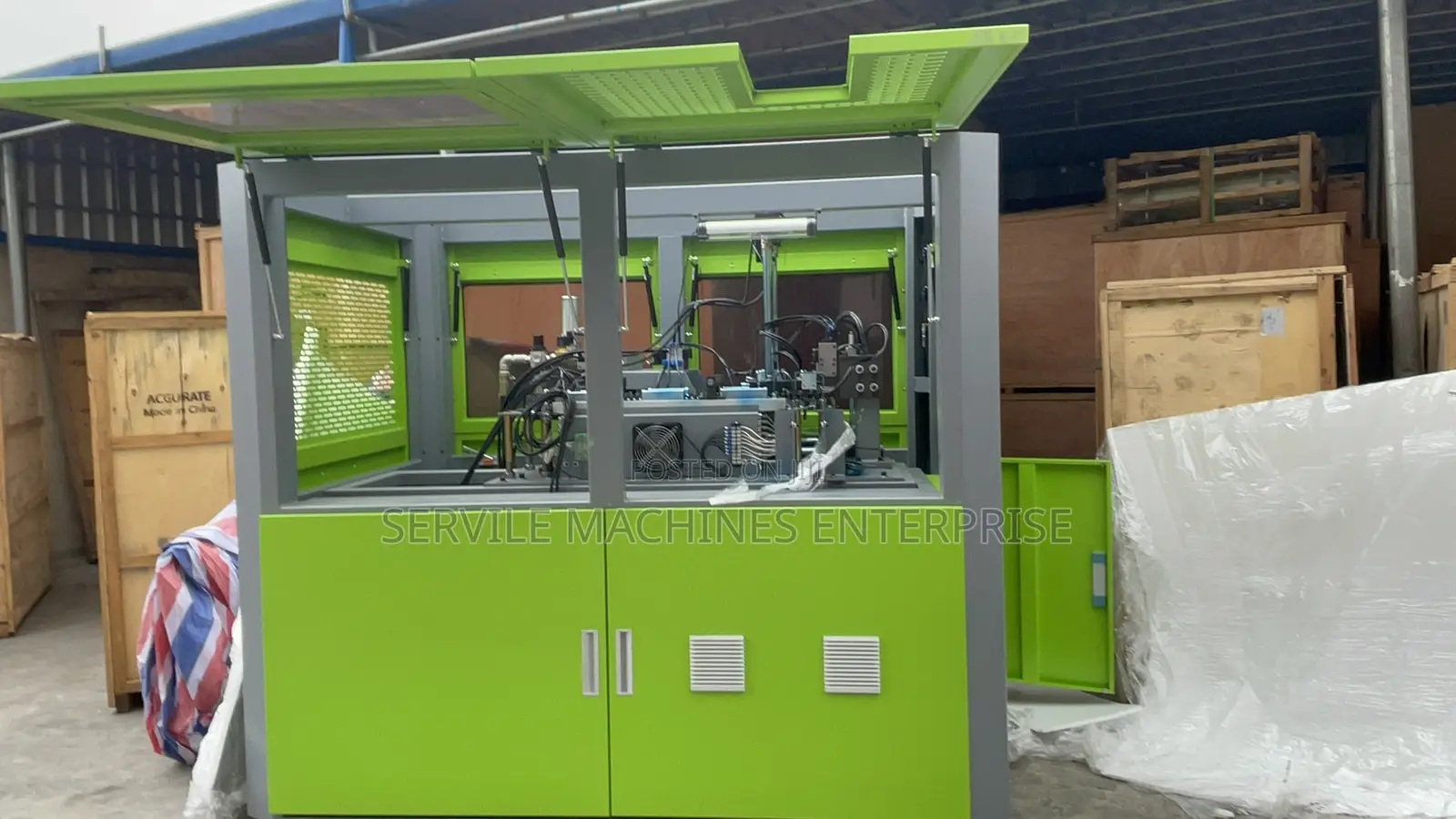Automatic Pet Plastic Blowing Machine (3,000bph)