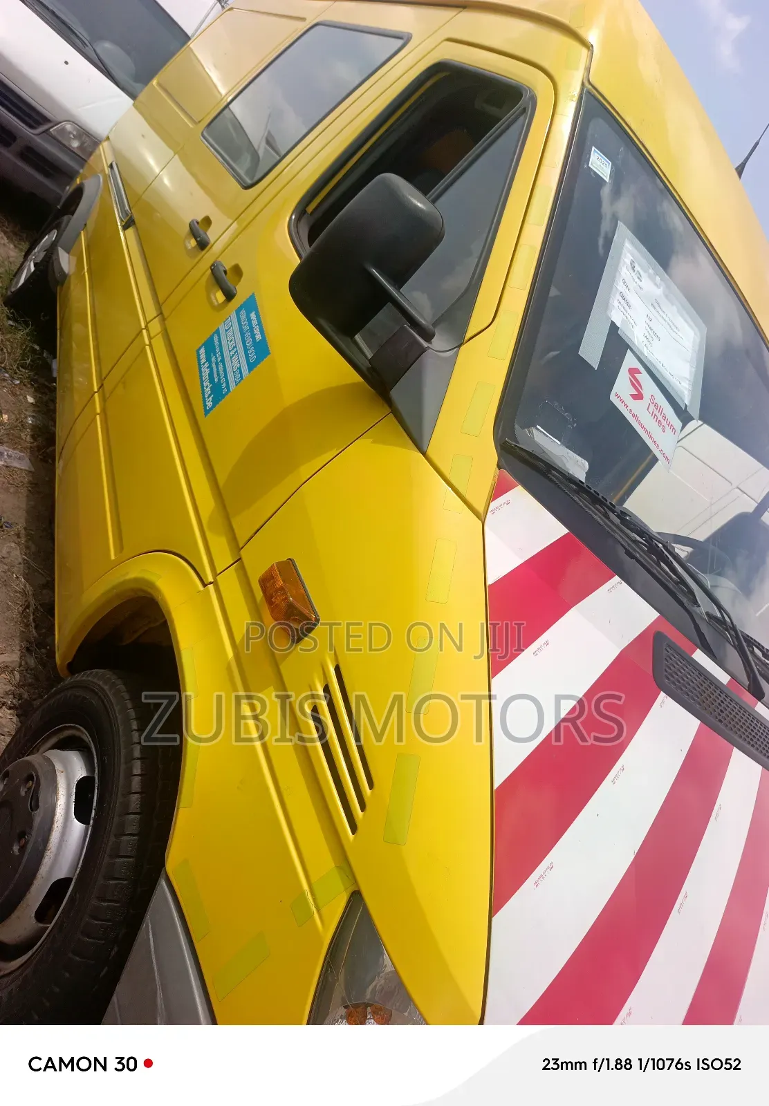 Mercedes-Benz Sprinter 2000 Yellow