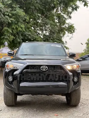 Toyota 4-Runner SR5 4x4 2018 Black