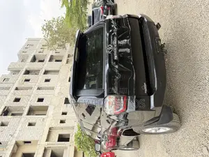 Toyota 4-Runner SR5 4x4 2018 Black