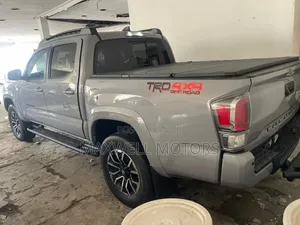 Toyota Tacoma Limited 2022 Silver