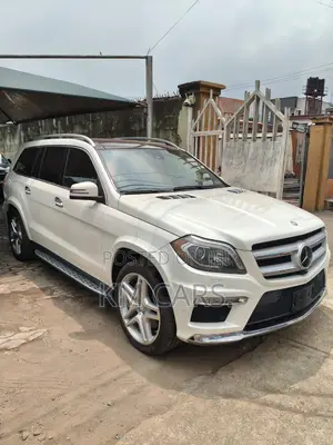 Mercedes-Benz GL-Class GL550 4MATIC 4dr SUV AWD (4.7L 8cyl Turbo 7A)