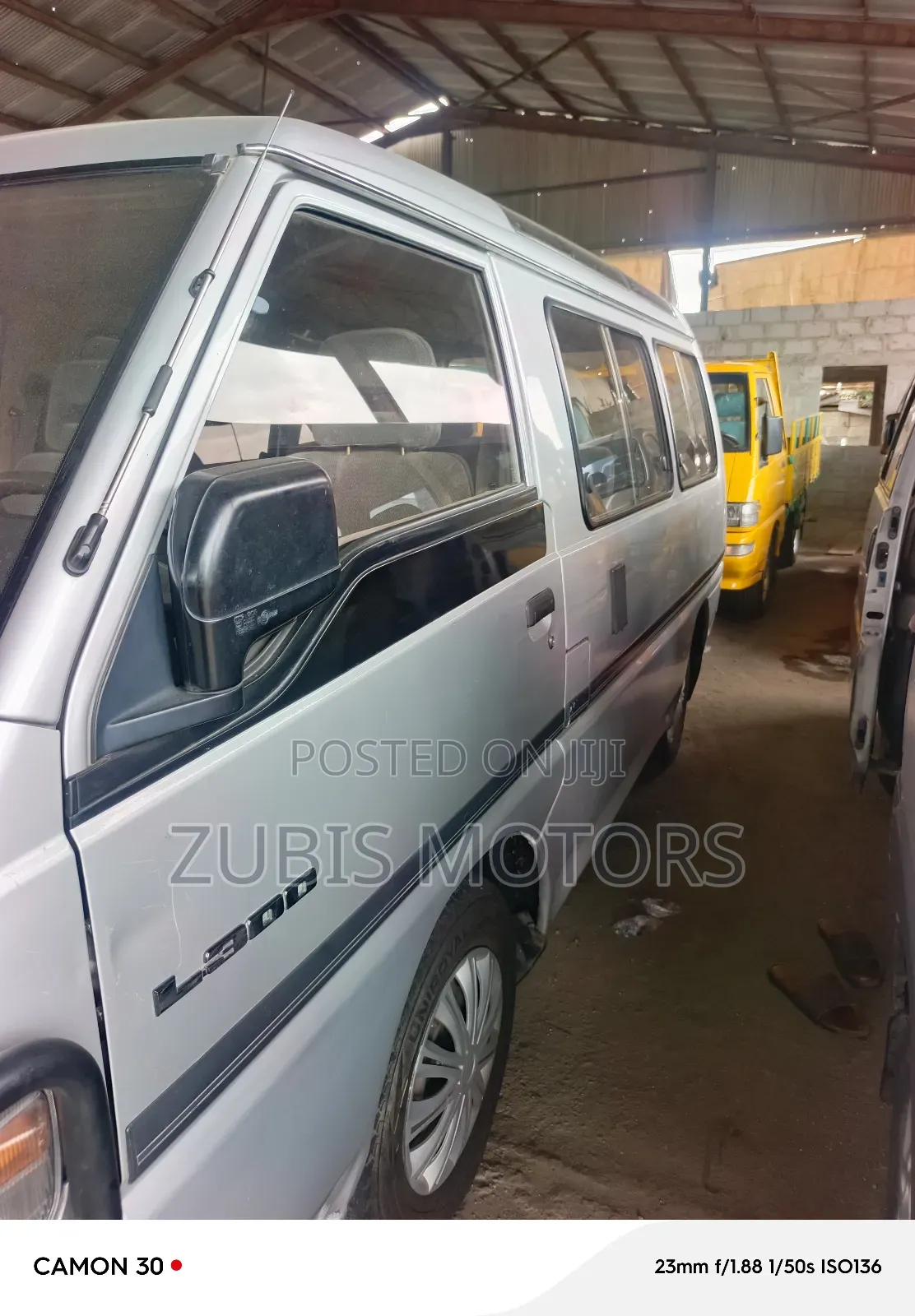 Mitsubishi L300 2005 Grey
