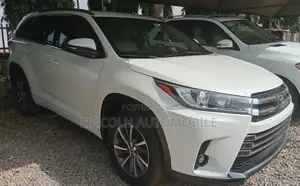 Toyota Highlander XLE 4x4 V6 (3.5L 6cyl 8A) 2018 Off white