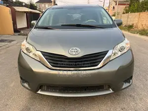 Toyota Sienna 2011 Gray
