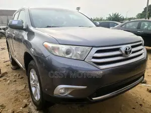 Toyota Highlander Limited 3.5L 2WD 2013 Gray