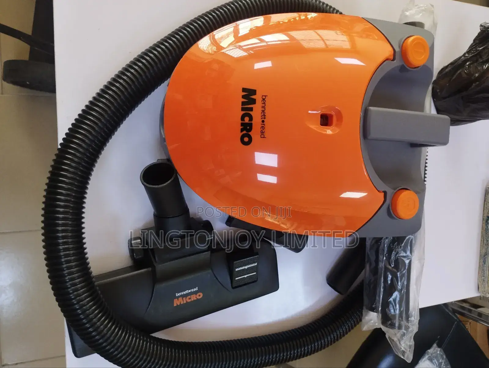 Compact Vacuum Cleaner