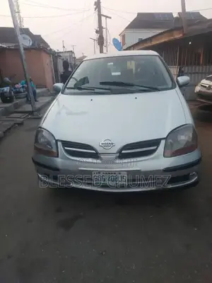 Nissan Almera Tino 2002 Silver