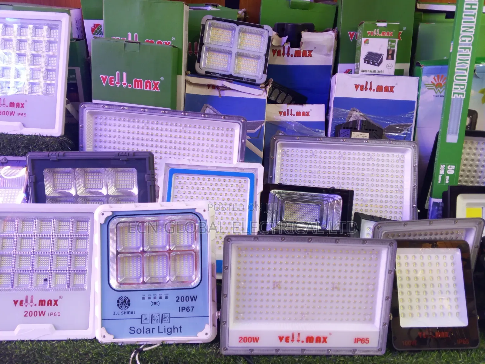 Vellmax 200w Solar Floodlight