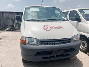 Toyota HiAce 2005 White