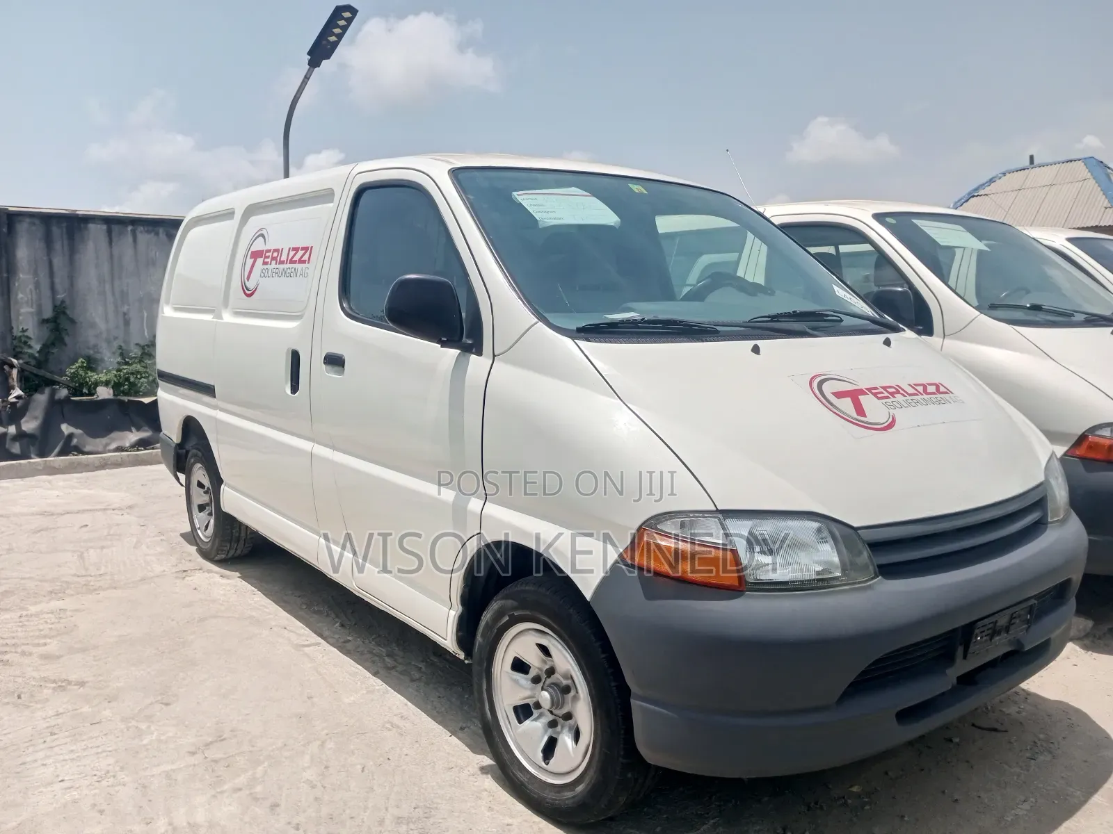 Toyota HiAce 2005 White