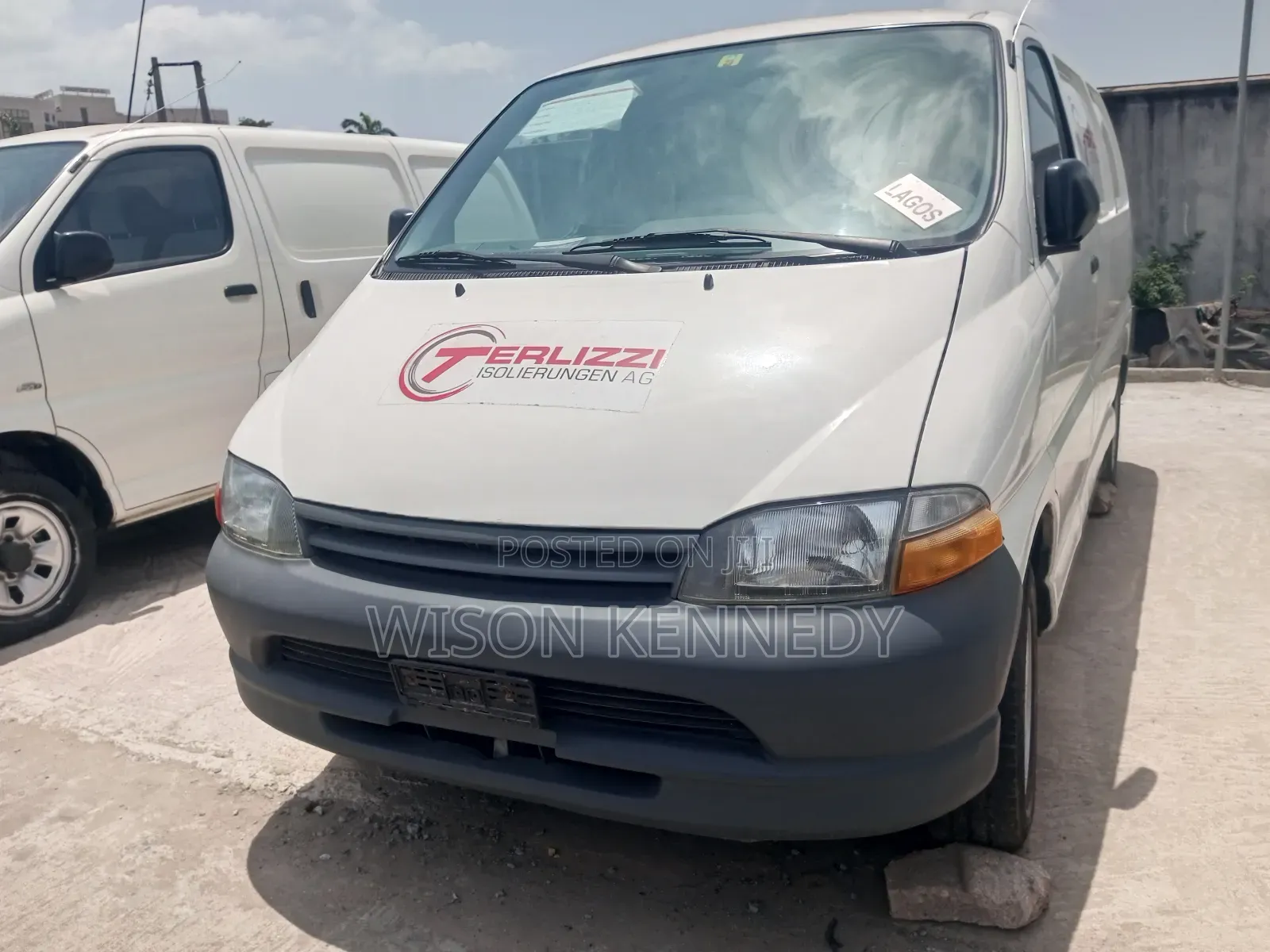 Toyota HiAce 2005 White
