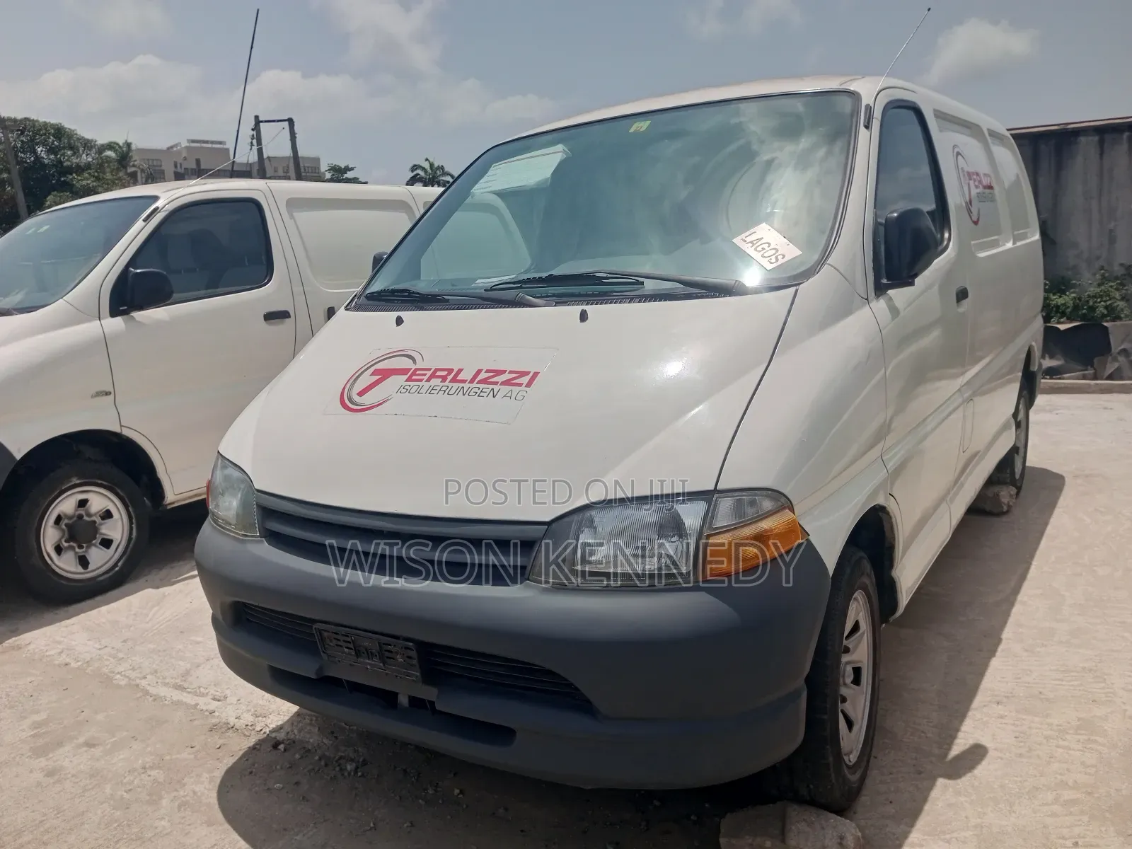 Toyota HiAce 2005 White