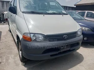 Toyota HiAce 2003 White