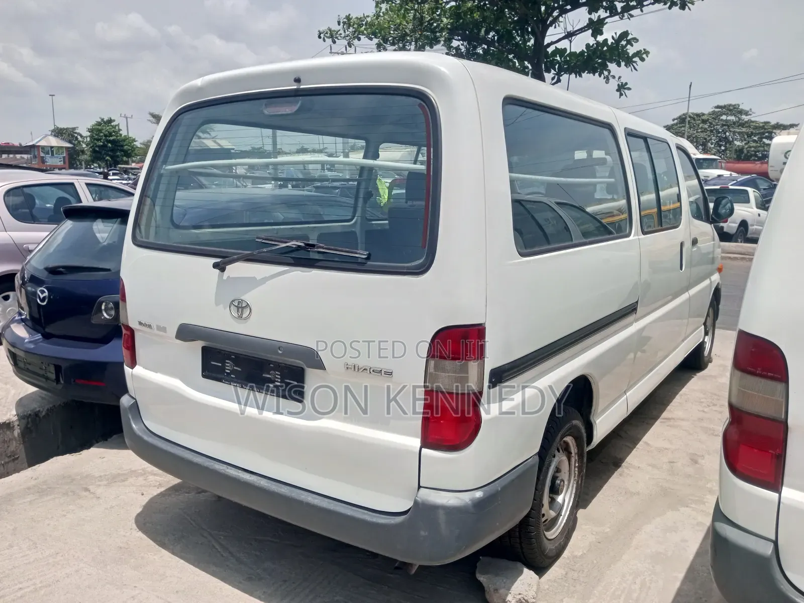 Toyota HiAce 2003 White