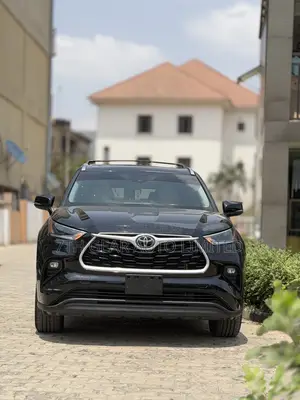 Toyota Highlander XLE 2021 Black