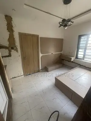 Studio Apartment in Owodunni Street, Yaba for sale