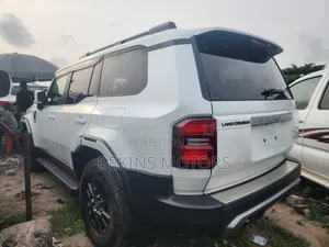 Toyota Land Cruiser 2024 White