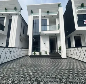 Furnished 5bdrm Duplex in Chevron for sale