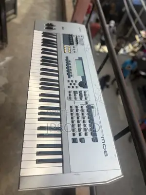 Yamaha Mo6