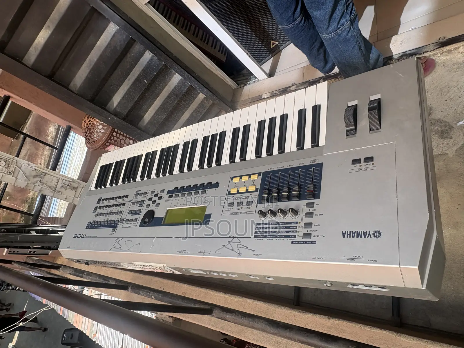 Yamaha Mo6