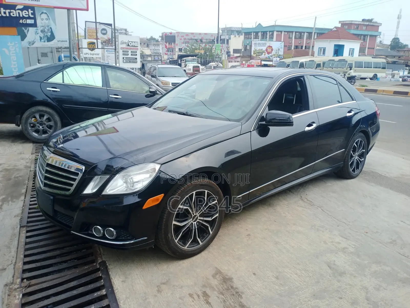 Mercedes-Benz E350 2011 Black