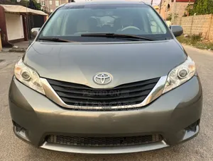 Toyota Sienna LE 7 Passenger 2011 Gray