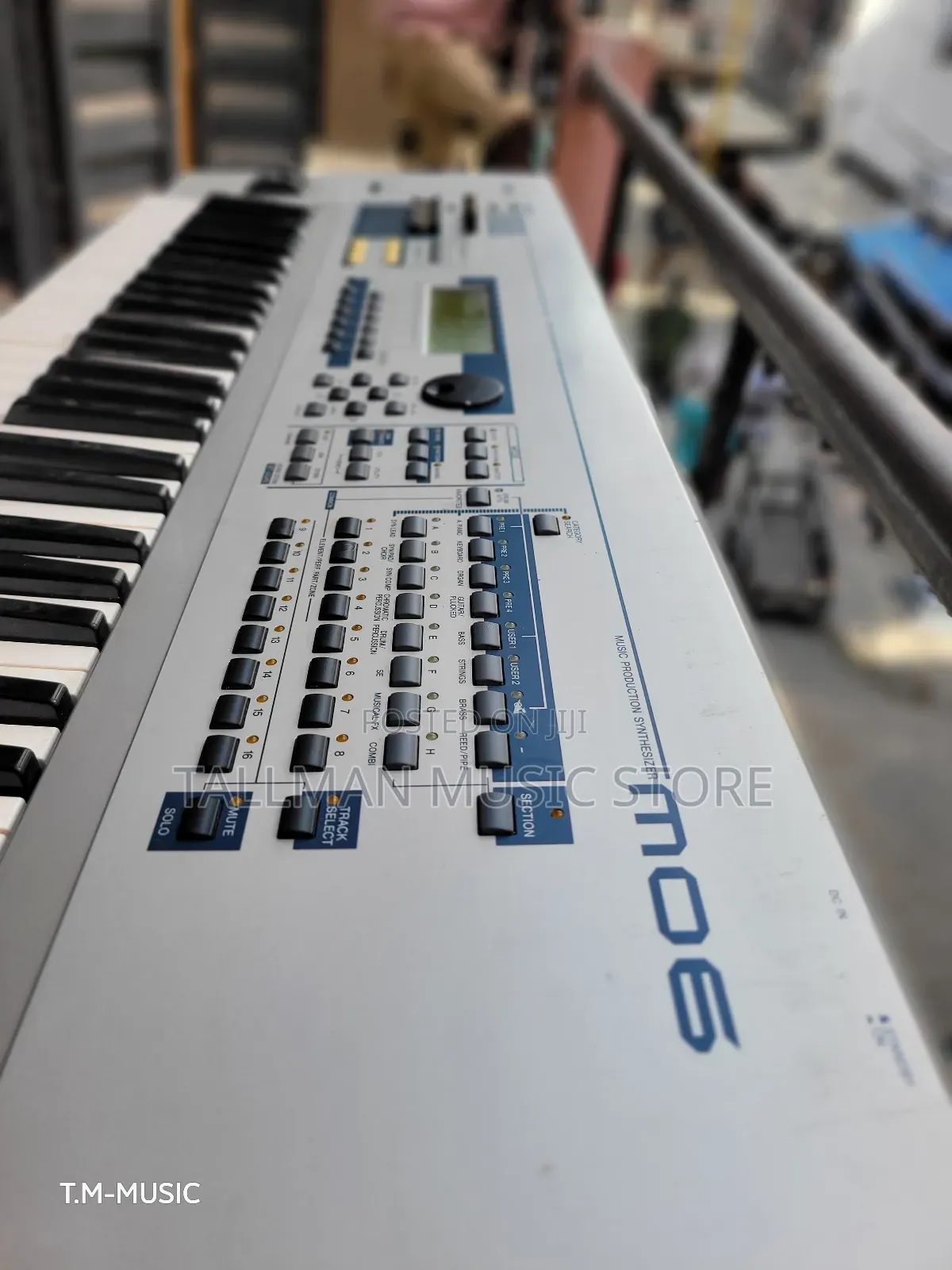 Yamaha Mo6