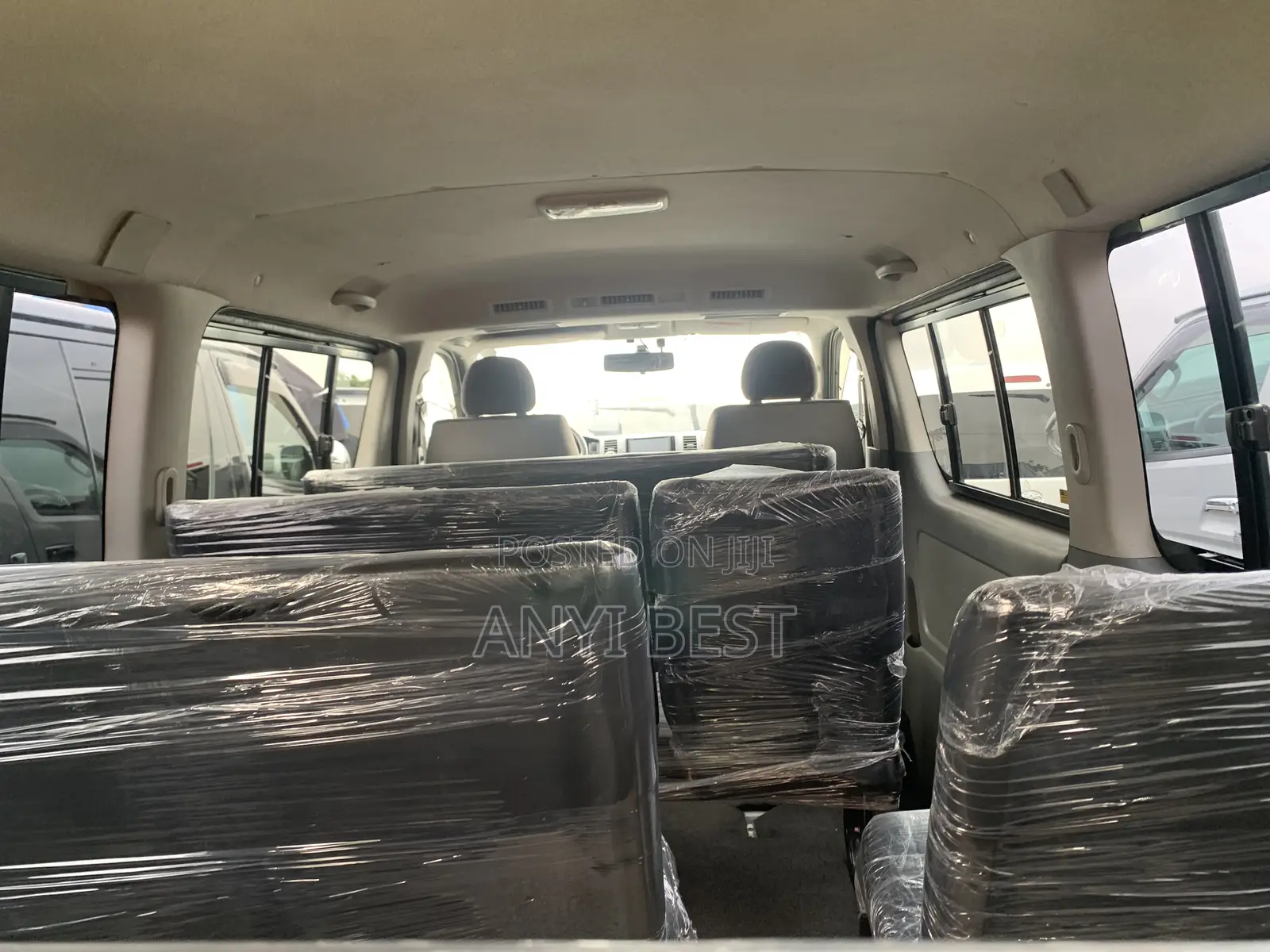 Toyota HiAce 2011 White