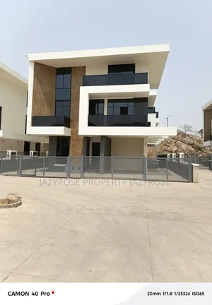 6bdrm Duplex in Guzape District for sale
