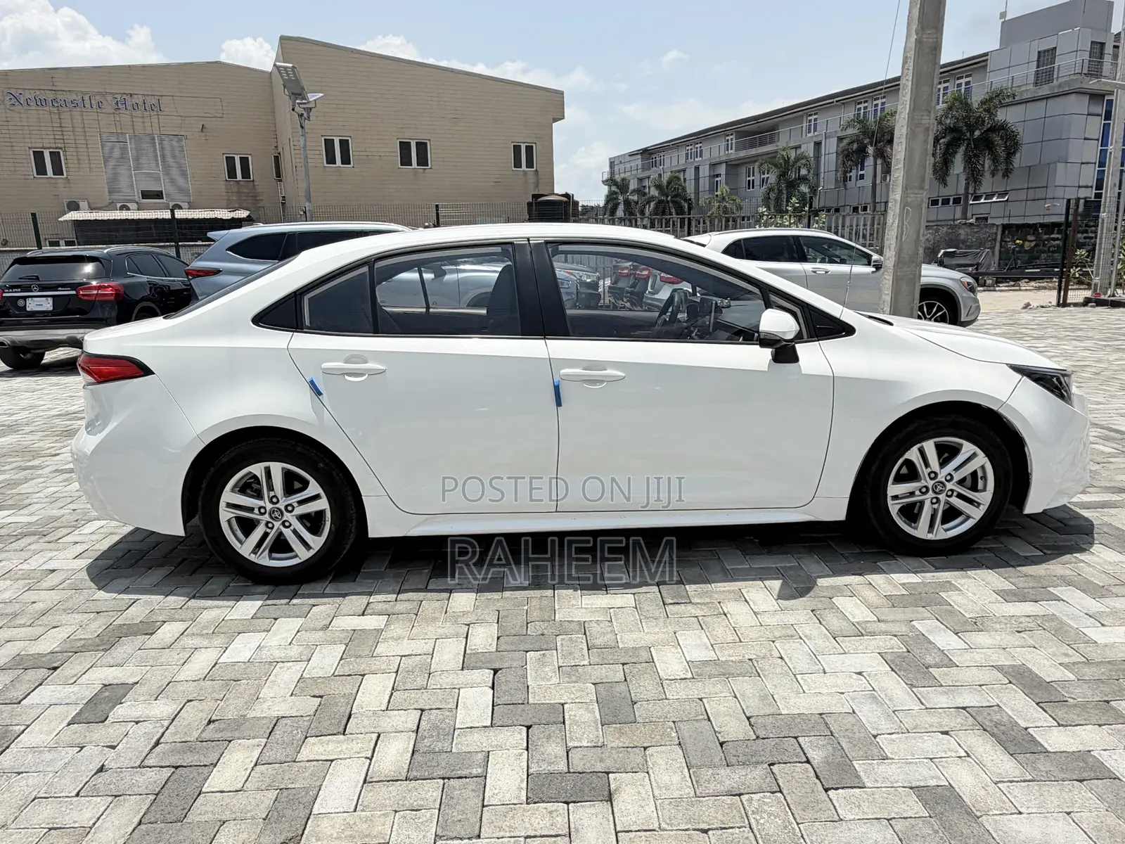 Toyota Corolla SE 2021 White