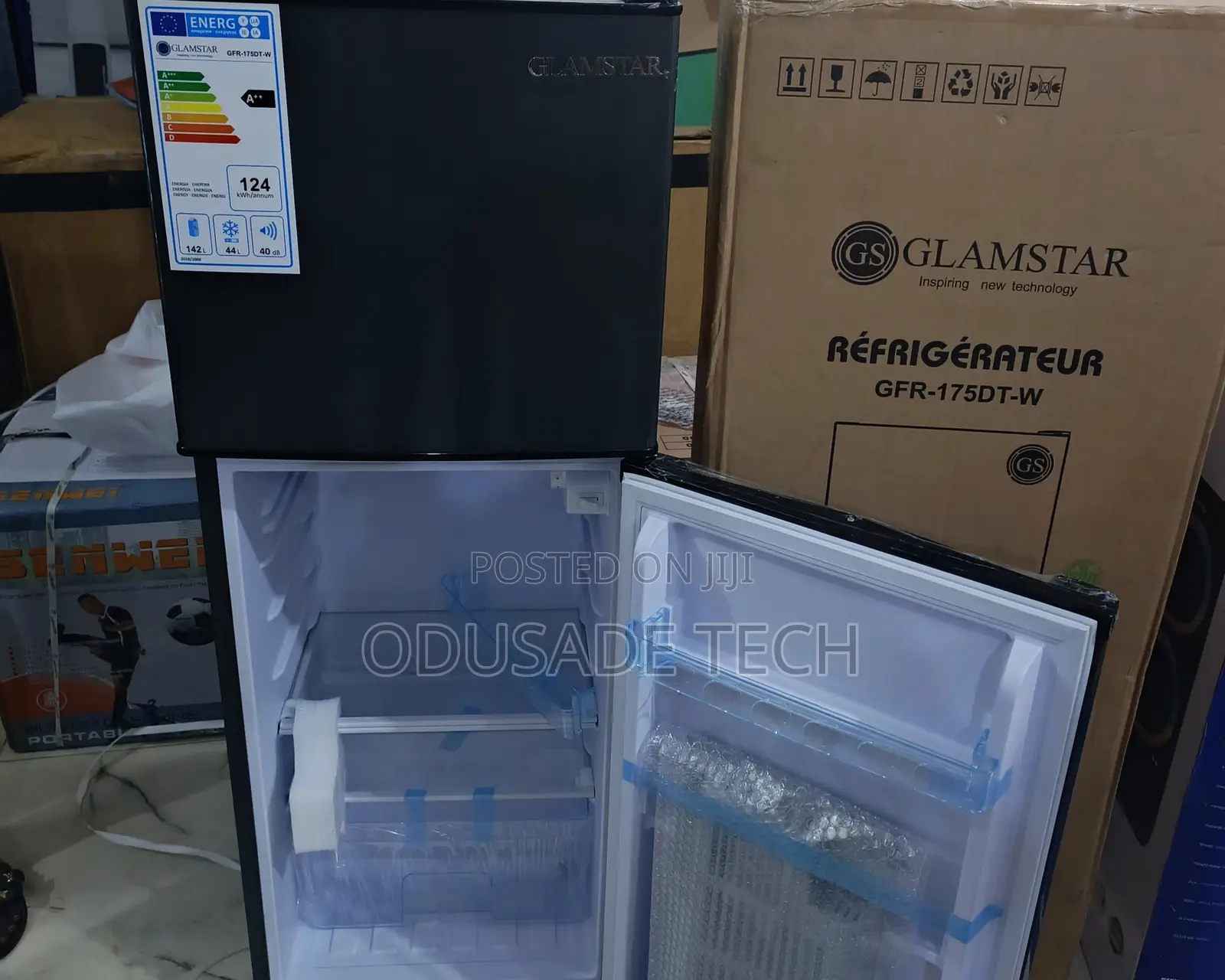 Compact Kitchen Fridge Glamstar GFR-175dt-W