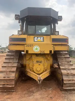 D6r Bulldozer (For Hire) No Breakdown During Work Always on Point!