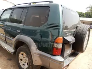 Toyota Land Cruiser HDJ 100 2000 Green