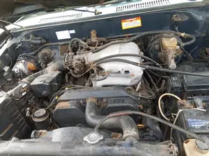 Toyota Land Cruiser HDJ 100 2000 Green