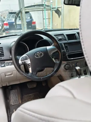 Toyota Highlander Limited 4dr SUV AWD (3.5L 6cyl 6A) 2014 Gray