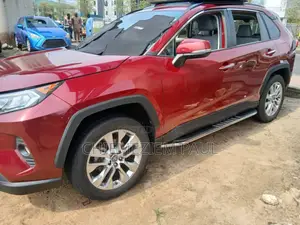 Toyota RAV4 Limited AWD 2020 Red