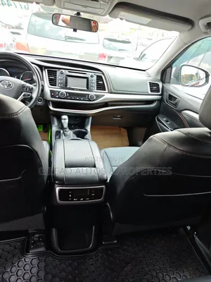 Toyota Highlander XLE 4dr SUV (3.5L 6cyl 6A) 2015 Burgundy