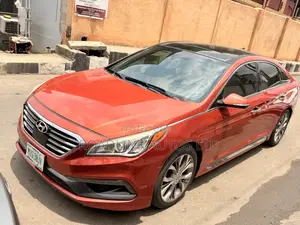 Hyundai Sonata Sport 2.0T Sedan FWD (2.0L 4cyl 6A) 2016 Orange