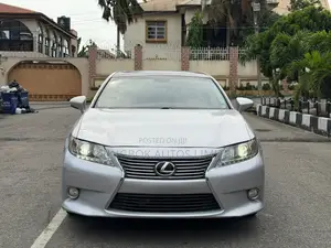 Lexus ES 350 FWD 2014 White