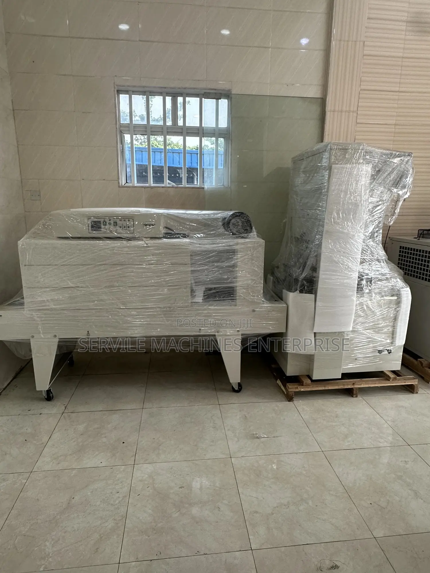 Automatic Shrink Wrapping Machine