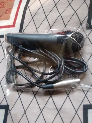 Best Quality Wired Microphone (Classic Audio Output).