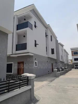 5bdrm Duplex in Shonibare Estate for rent