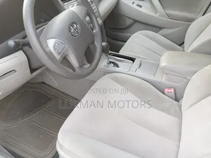 Toyota Camry LE V6 4dr Sedan (3.5L 6cyl 6AM) 2010 White