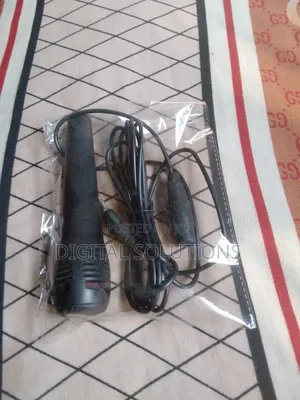 High Quality Wired Microphone (Maximum Output).